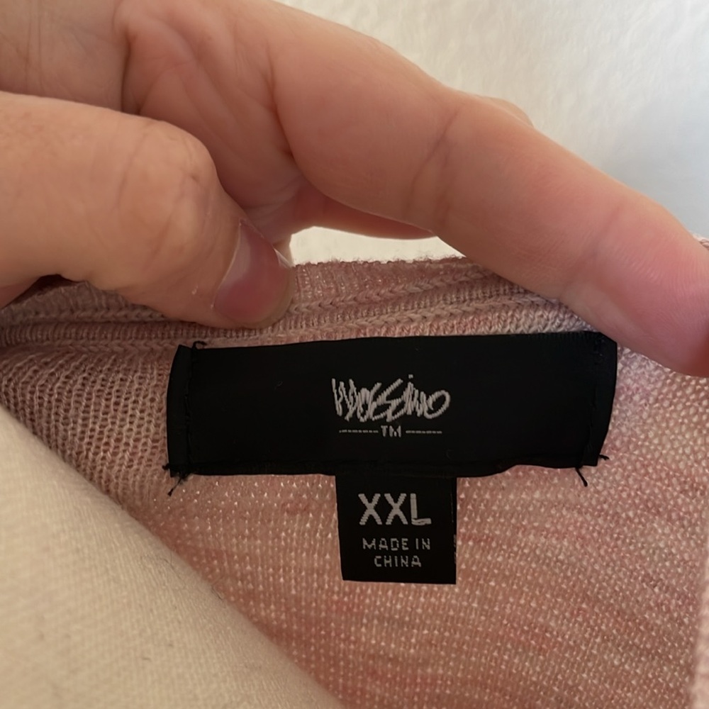 Mossimo V Neck sweater - Picture 8 of 9